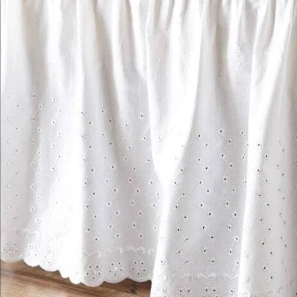 Better Homes and Gardens White Solid Cotton-Poly Bedskirt, fits any size bed! - Picture 3 of 6